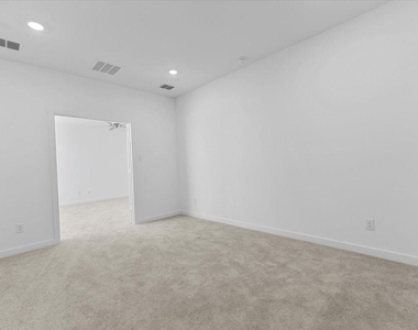3001 Brainerd Drive - Photo Thumbnail 7