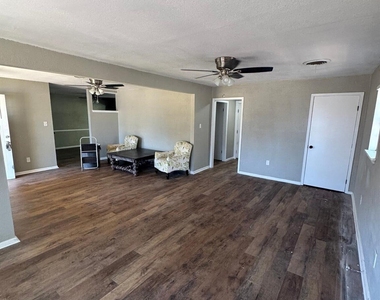 1802 Dayton Drive - Photo Thumbnail 4