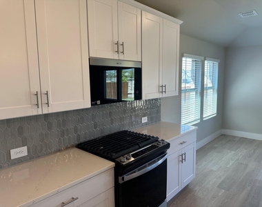 1410 Old Stead Drive - Photo Thumbnail 24