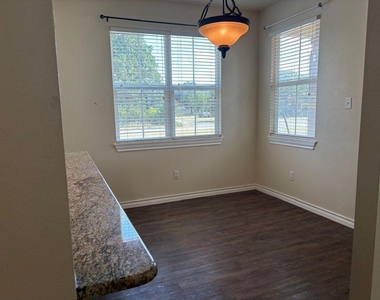 802 E 21st - Photo Thumbnail 1