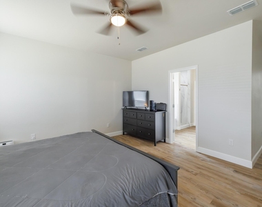7446 Sleepy Hollow Lane - Photo Thumbnail 28