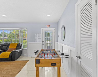 1422 Coolidge Street - Photo Thumbnail 6