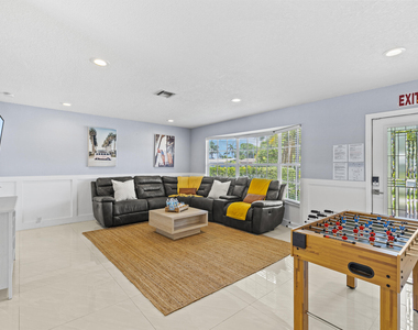 1422 Coolidge Street - Photo Thumbnail 5