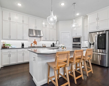 7240 San Saba Drive - Photo Thumbnail 12