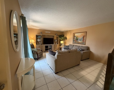 9403 S Ocean Drive - Photo Thumbnail 3