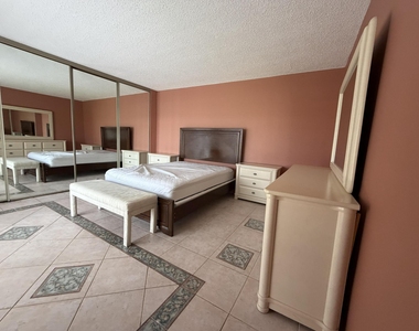 9403 S Ocean Drive - Photo Thumbnail 8