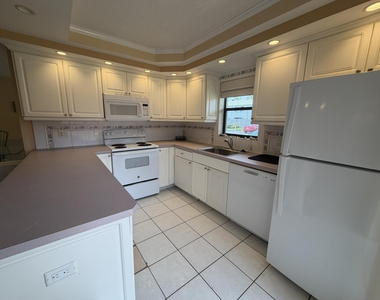 9403 S Ocean Drive - Photo Thumbnail 6