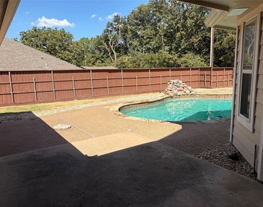 1911 Buffalo Bend Drive - Photo Thumbnail 4