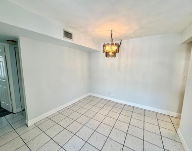 10006 Winding Lake Road - Photo Thumbnail 5