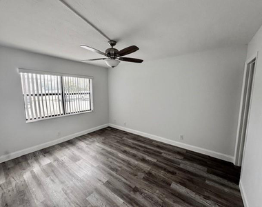10006 Winding Lake Road - Photo Thumbnail 4