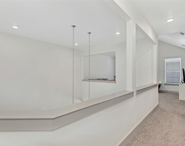 229 E 5th Street - Photo Thumbnail 21
