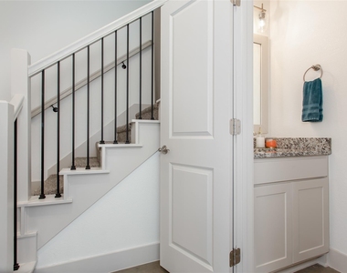 229 E 5th Street - Photo Thumbnail 19