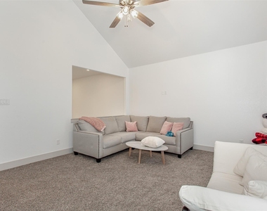 229 E 5th Street - Photo Thumbnail 24