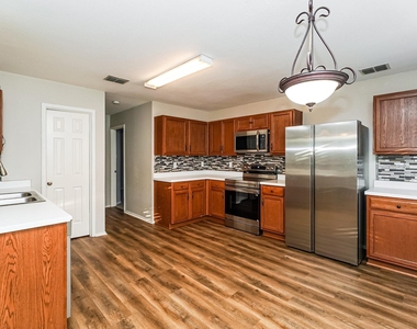 716 Wrigley Drive - Photo Thumbnail 4
