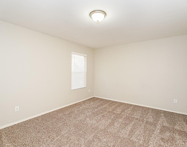 716 Wrigley Drive - Photo Thumbnail 10
