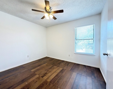 1801 Quail Run Drive - Photo Thumbnail 19