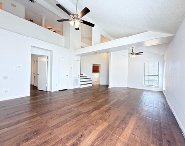1801 Quail Run Drive - Photo Thumbnail 5