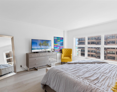 3850 Galt Ocean Drive - Photo Thumbnail 18