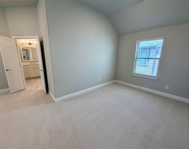 4271 Runway Mews - Photo Thumbnail 12