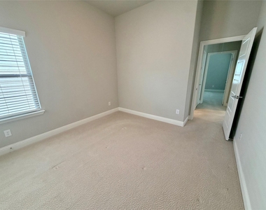 4271 Runway Mews - Photo Thumbnail 21