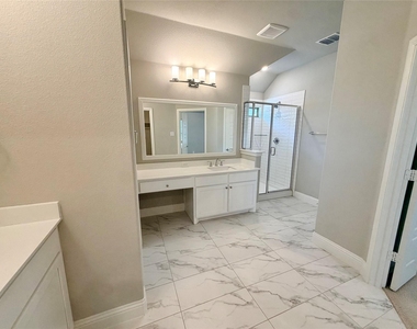 4271 Runway Mews - Photo Thumbnail 14