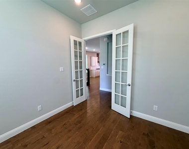 4271 Runway Mews - Photo Thumbnail 8