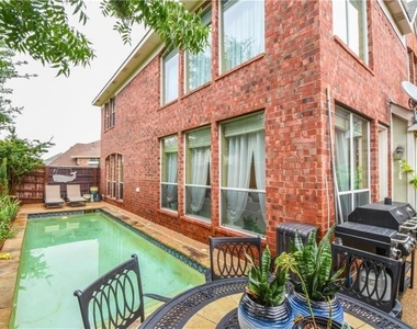 3245 Forestbrook Drive - Photo Thumbnail 5