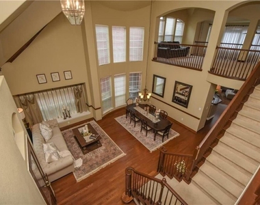 3245 Forestbrook Drive - Photo Thumbnail 8