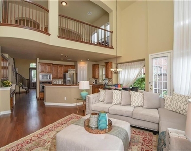 3245 Forestbrook Drive - Photo Thumbnail 9