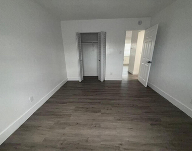3721 Sw 59th Terrace - Photo Thumbnail 3