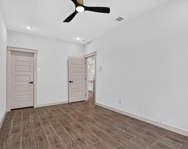 5849 Black Pine Circle - Photo Thumbnail 9
