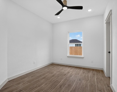 5849 Black Pine Circle - Photo Thumbnail 11