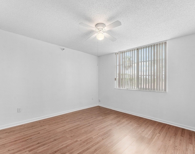 167 Yacht Club Way - Photo Thumbnail 13