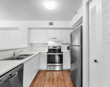 167 Yacht Club Way - Photo Thumbnail 10