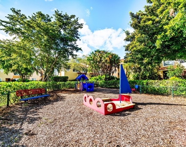 167 Yacht Club Way - Photo Thumbnail 35
