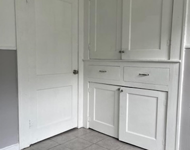 5721 Victor Street - Photo Thumbnail 2