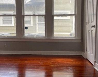 5721 Victor Street - Photo Thumbnail 3