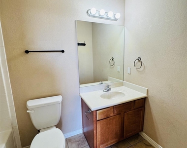 1622 Summer Hill Court - Photo Thumbnail 7