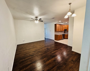 1622 Summer Hill Court - Photo Thumbnail 1