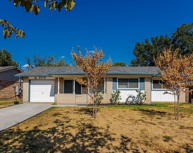 2914 Harvard Street N - Photo Thumbnail 36