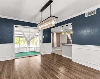 2914 Harvard Street N - Photo Thumbnail 12