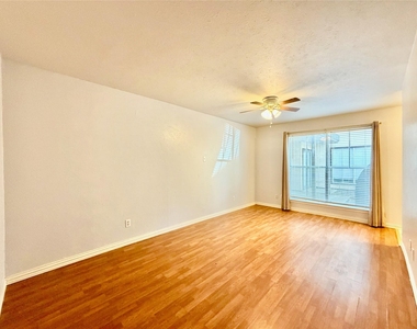 4314 Travis Street - Photo Thumbnail 5