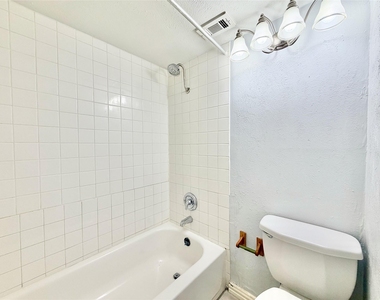 4314 Travis Street - Photo Thumbnail 13