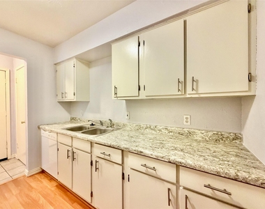 4314 Travis Street - Photo Thumbnail 6