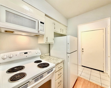 4314 Travis Street - Photo Thumbnail 7