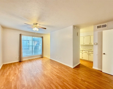 4314 Travis Street - Photo Thumbnail 4