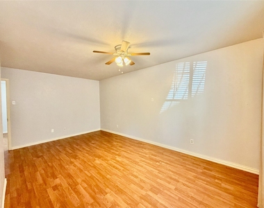 4314 Travis Street - Photo Thumbnail 2