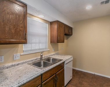 611 Lost Springs Court - Photo Thumbnail 16