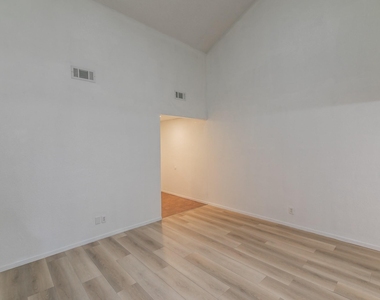 611 Lost Springs Court - Photo Thumbnail 10