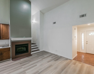 611 Lost Springs Court - Photo Thumbnail 4